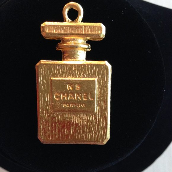 Pendant Necklace - Picture 1 of 16